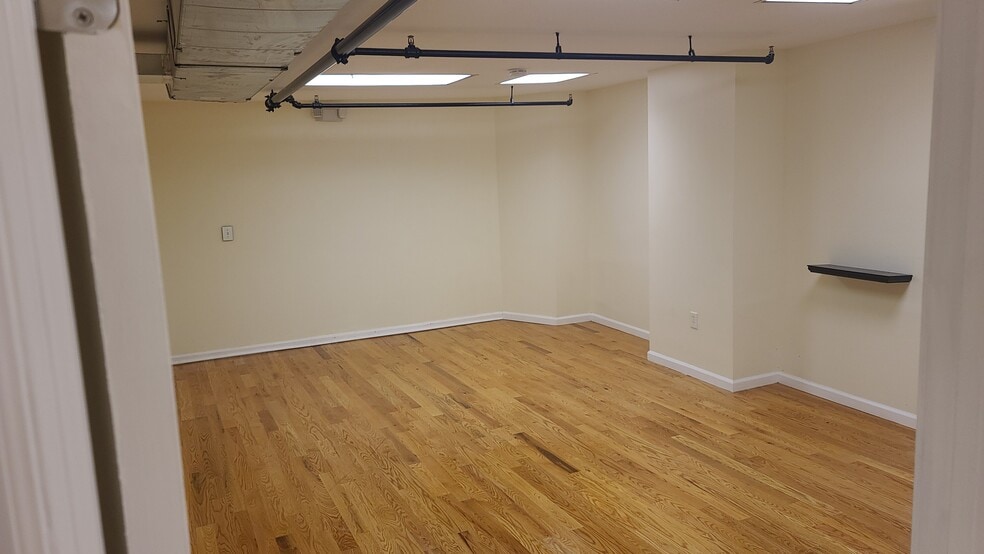 50 Pine St, New Rochelle, NY for lease - Building Photo - Image 3 of 10