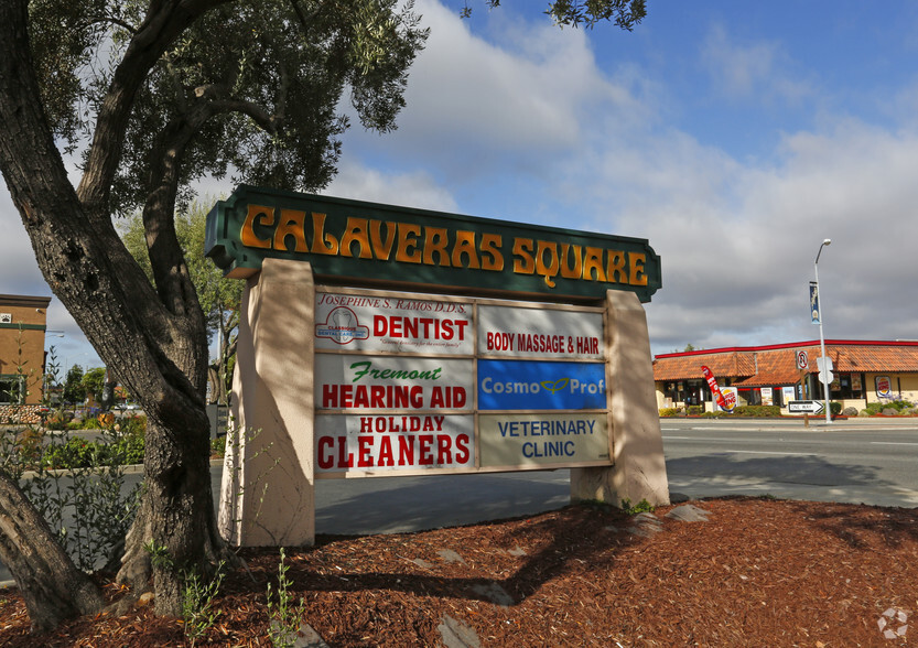 122-148 Calaveras Blvd, Milpitas, CA for lease - Building Photo - Image 1 of 5