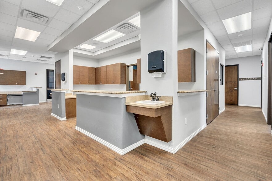 2321 Olympia Dr, Flower Mound, TX for sale - Building Photo - Image 3 of 5