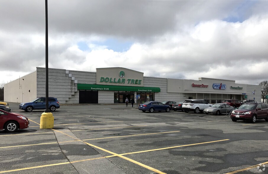 58 Swansea Mall Dr, Swansea, MA 02777