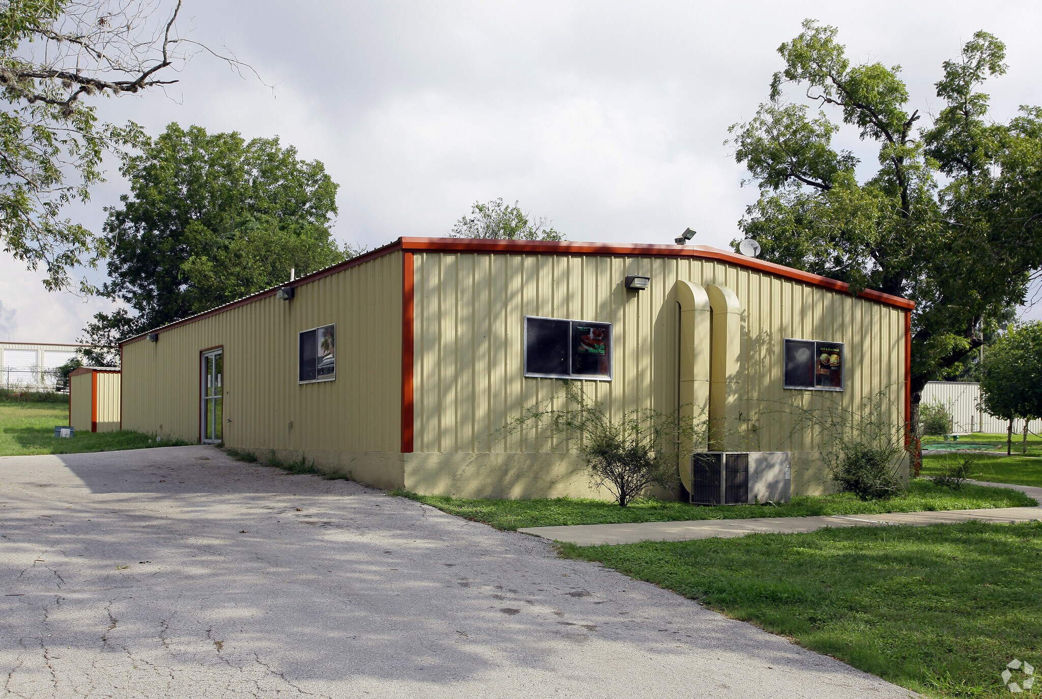 3674 Tx-337-loop, New Braunfels, TX for sale Primary Photo- Image 1 of 1