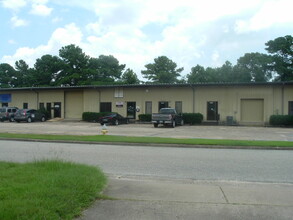 901 Butler Dr, Mobile, AL for lease Building Photo- Image 2 of 3