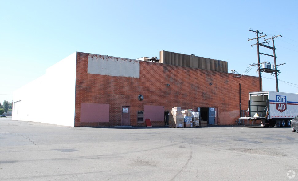 1645-1737 W Orangethorpe Ave, Fullerton, CA for lease - Building Photo - Image 3 of 7