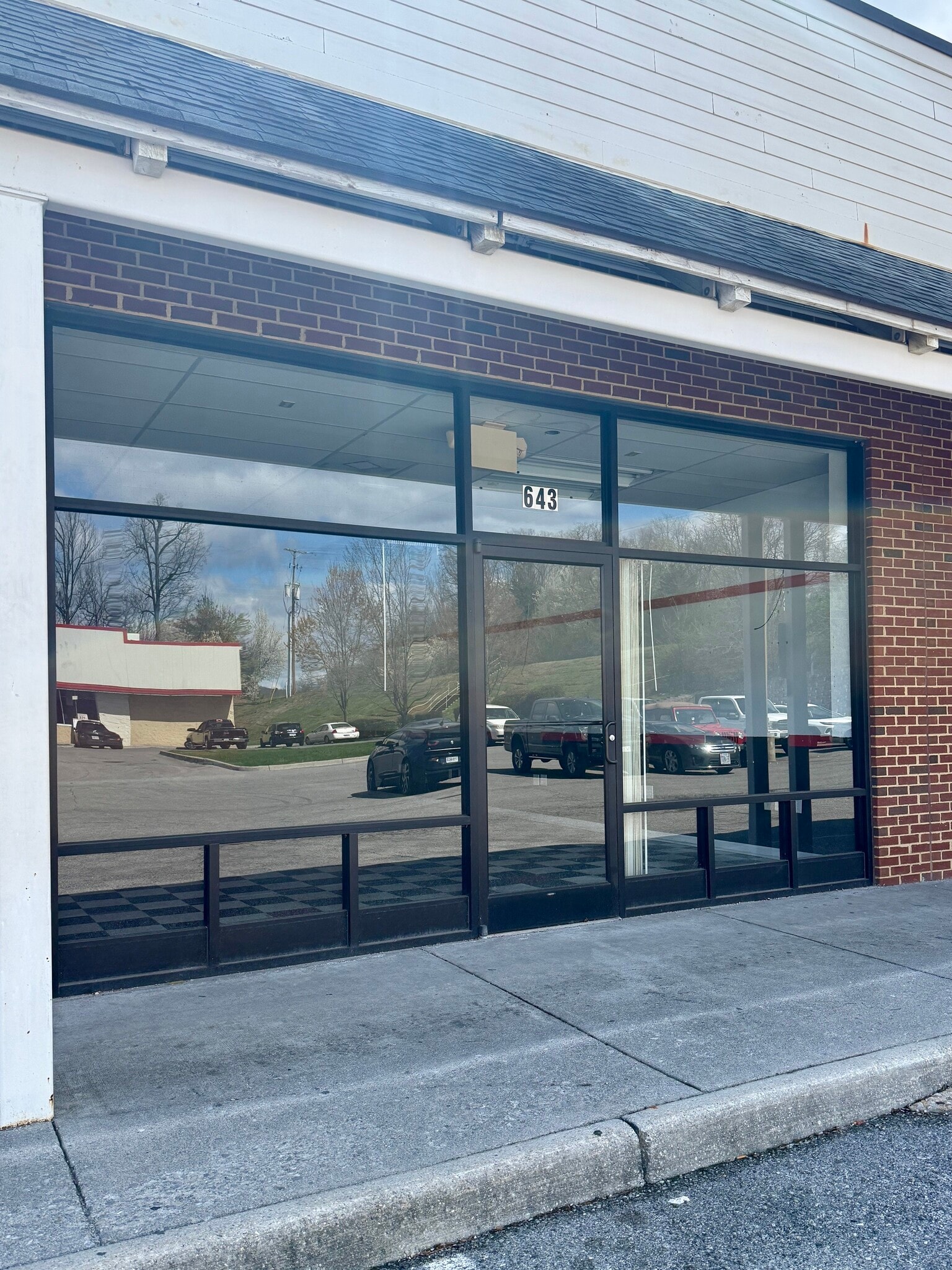 629-675 Peters Creek Rd, Roanoke, VA for lease Interior Photo- Image 1 of 4