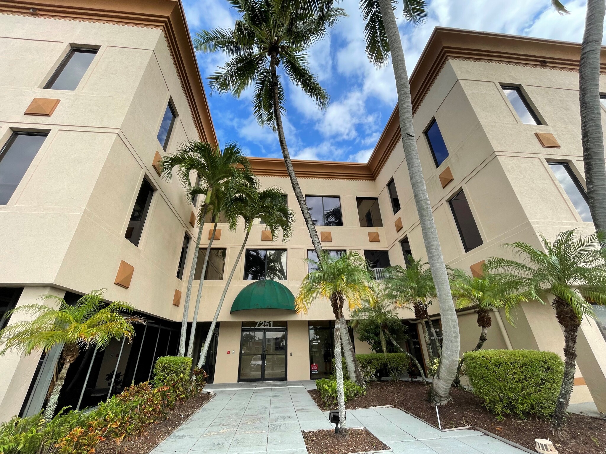 7251 W Palmetto Park Rd, Boca Raton, FL for lease Building Photo- Image 1 of 15