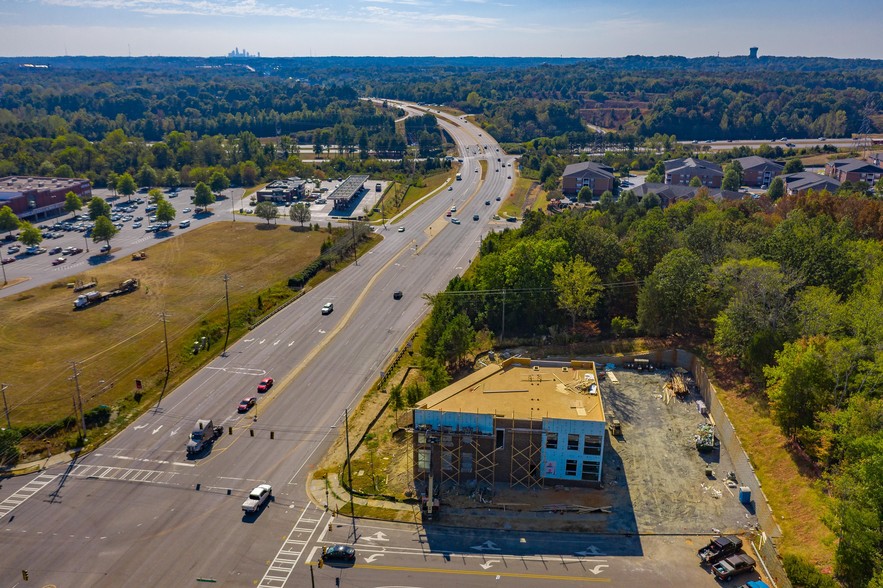 11403 N Tryon St, Charlotte, NC for sale - Building Photo - Image 1 of 1