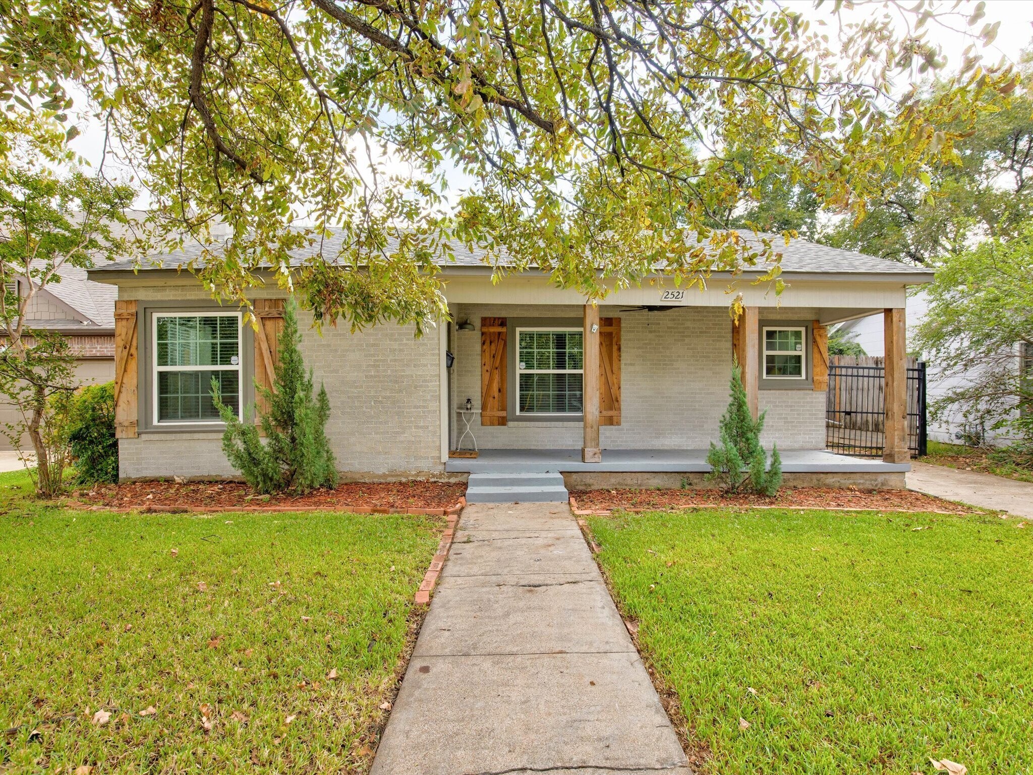 2521 Benbrook Blvd, Fort Worth, TX for sale Primary Photo- Image 1 of 10