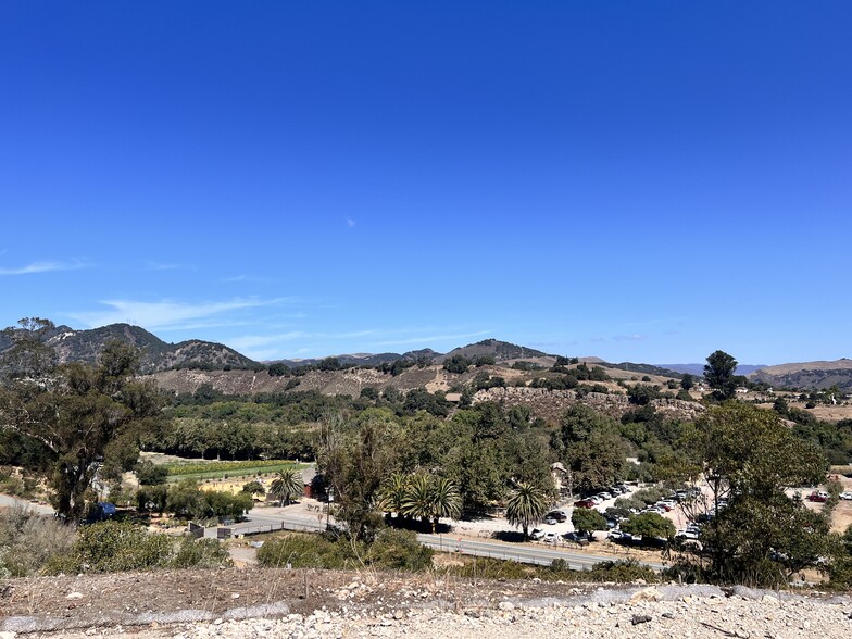 535 Avila Beach Dr, San Luis Obispo, CA for sale - Primary Photo - Image 3 of 14