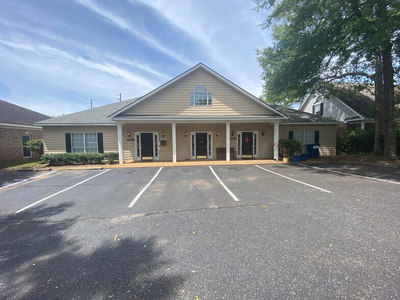 6304 Piccadilly Square Dr, Mobile, AL 36609