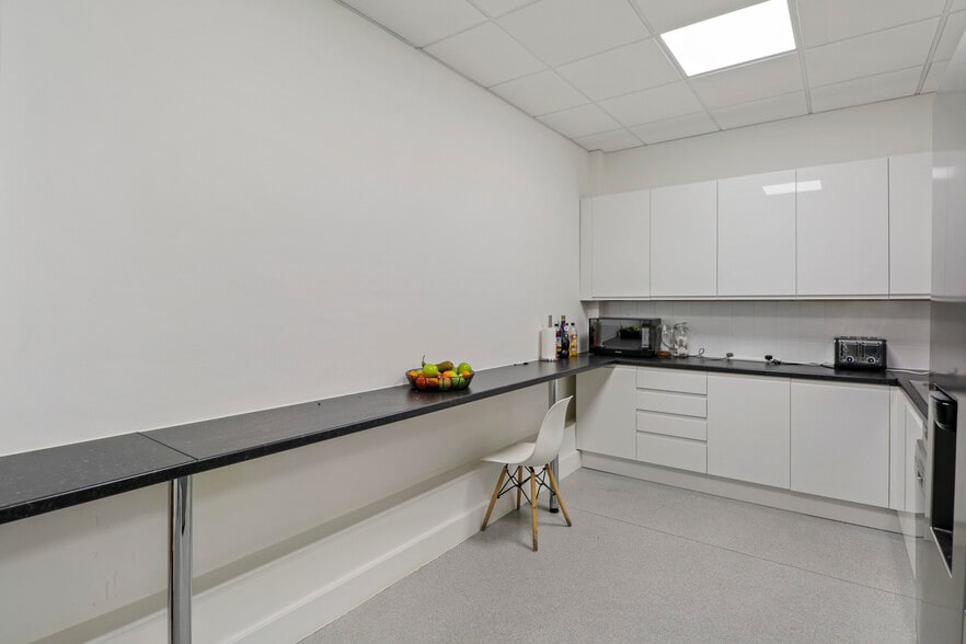 23 Kingsway, London for lease - Interior Photo - Image 2 of 12