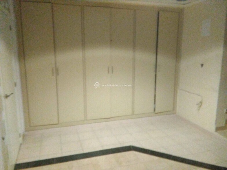 Retail in Cáceres, Cáceres for lease - Building Photo - Image 3 of 8