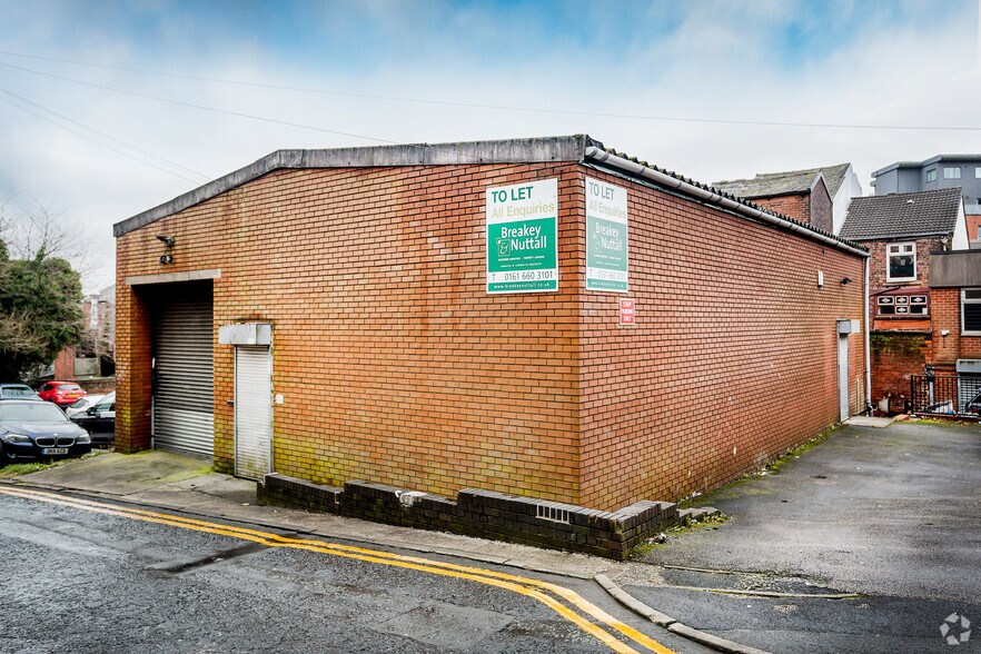 11 Rhodes St, Oldham, OL1 3TG