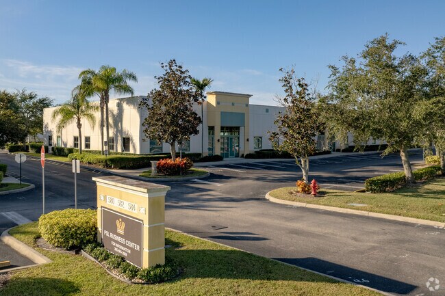 More details for 580-584 NW University Blvd, Port Saint Lucie, FL - Office/Medical for Lease