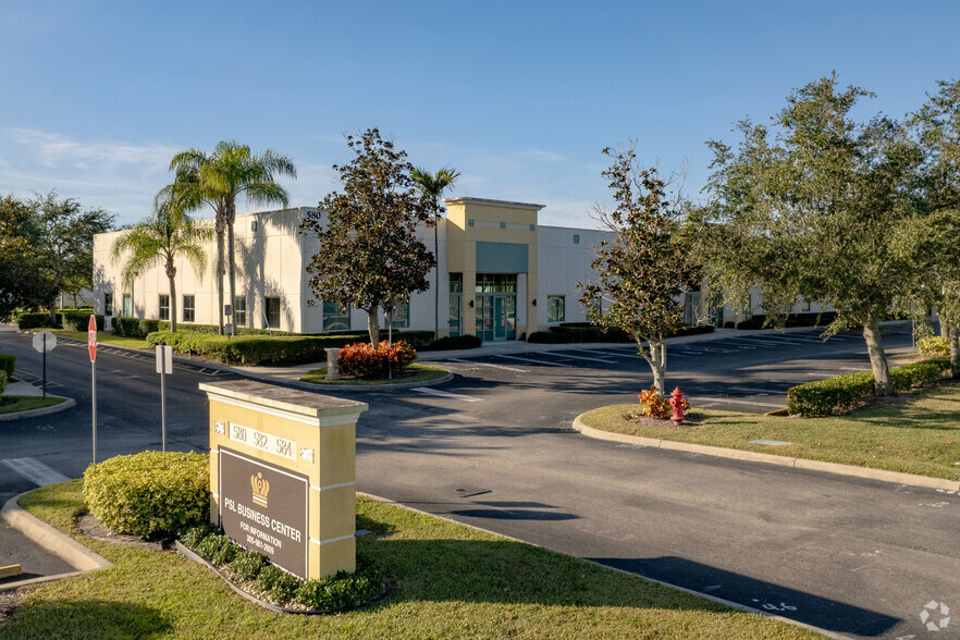 580-584 NW University Blvd, Port Saint Lucie, FL for lease - Building Photo - Image 1 of 30