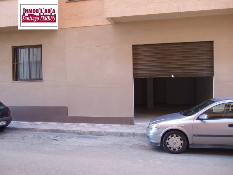 Retail in Almussafes for lease Building Photo- Image 1 of 5