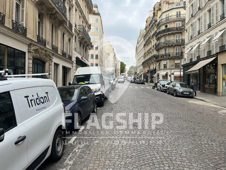 Office in Paris for lease - Building Photo - Image 2 of 8