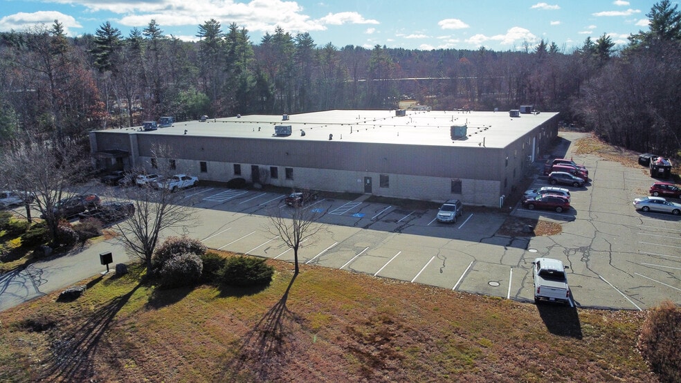 340 Commerce Way, Pembroke, NH for sale - Building Photo - Image 1 of 7