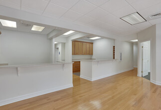 4711 NW 53rd Ave, Gainesville, FL for lease Interior Photo- Image 2 of 25