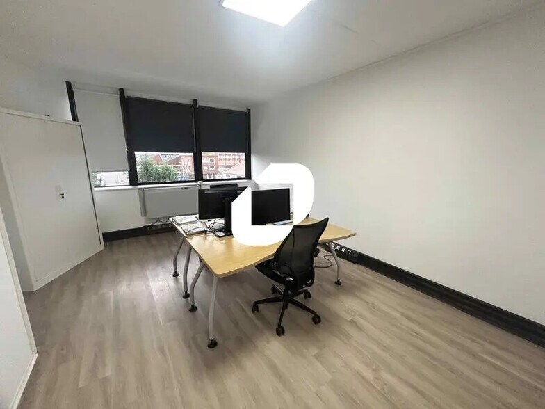 Office in Argenteuil for lease - Interior Photo - Image 2 of 10