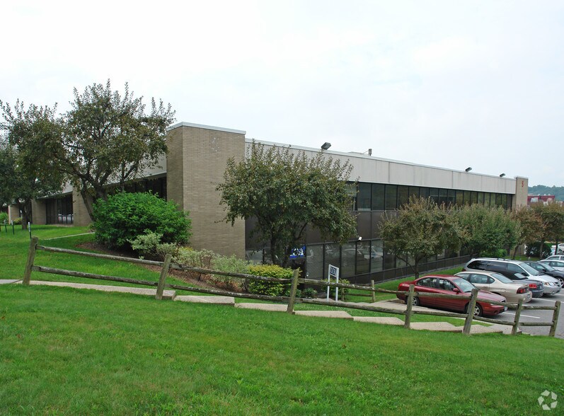 5 Skyline Dr, Hawthorne, NY for lease - Building Photo - Image 3 of 6
