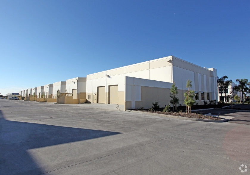 2420 Celsius Ave, Oxnard, CA for lease - Building Photo - Image 3 of 4