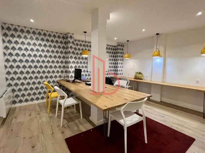 Office in Bordeaux for lease - Interior Photo - Image 2 of 5