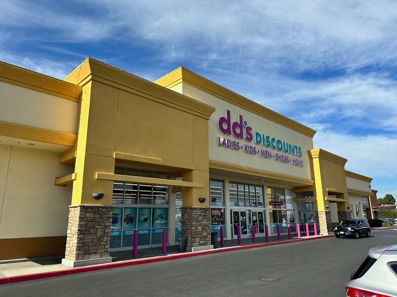 902-970 Sepulveda Blvd, Harbor City, CA for lease - Building Photo - Image 2 of 5