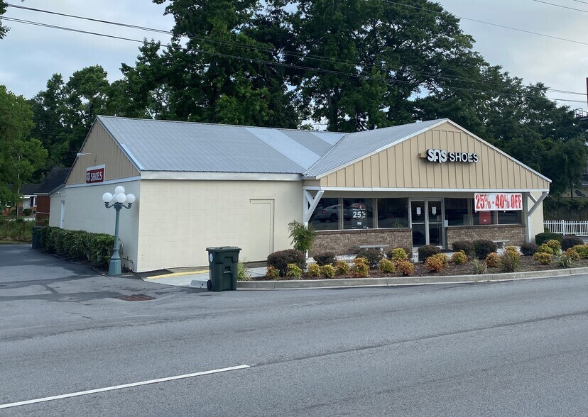 1755 Sam Rittenberg Blvd, Charleston, SC for sale - Building Photo - Image 1 of 1