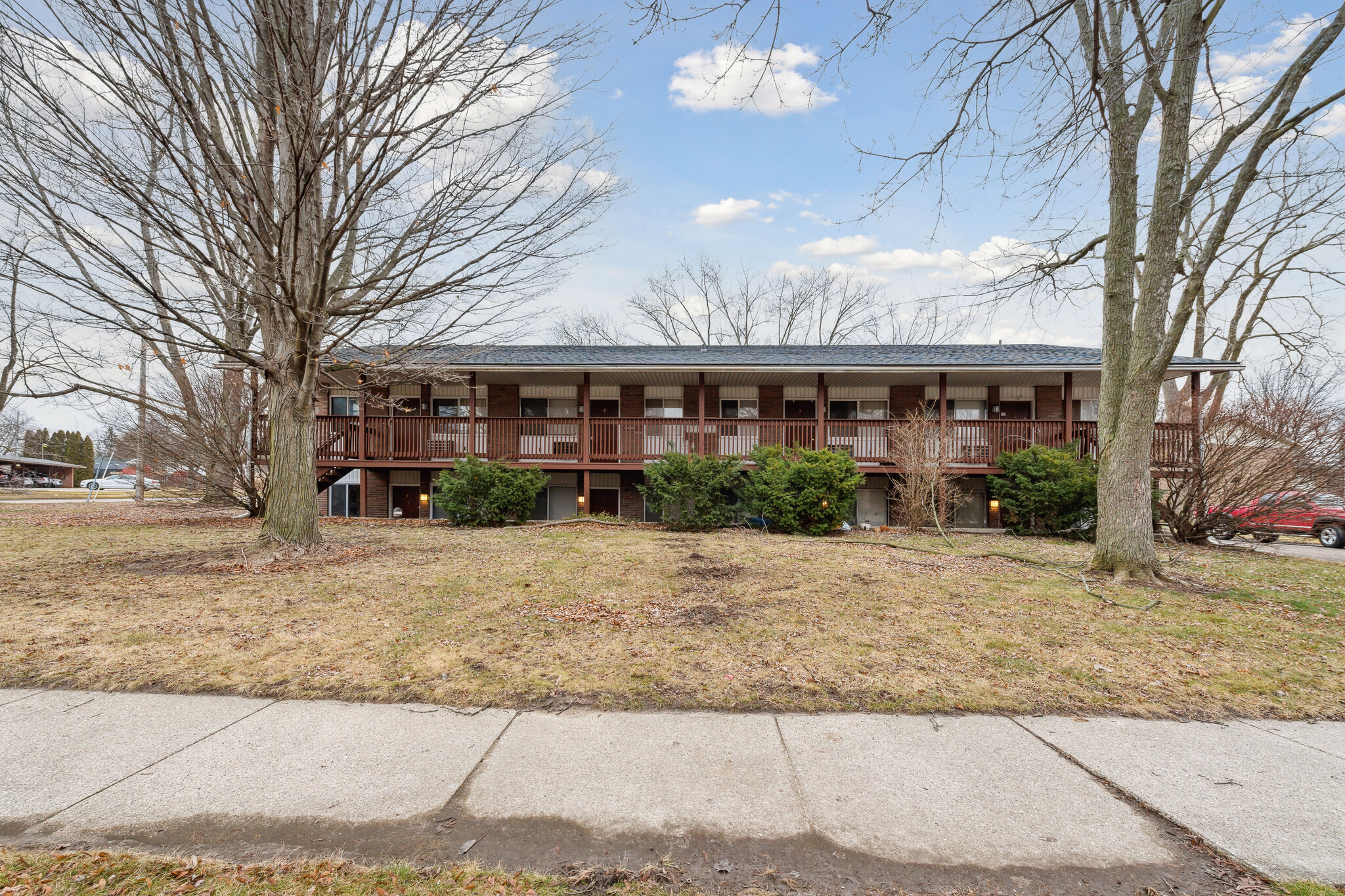 3715 Sandhurst Dr, Lansing, MI for sale Primary Photo- Image 1 of 1