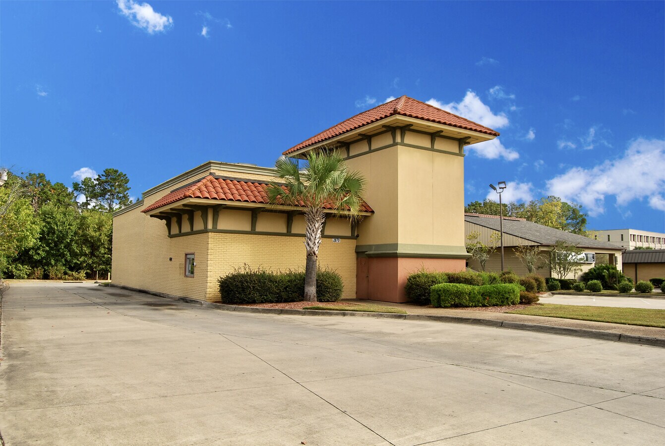 2870 Apalachee Pky, Tallahassee, FL 32301