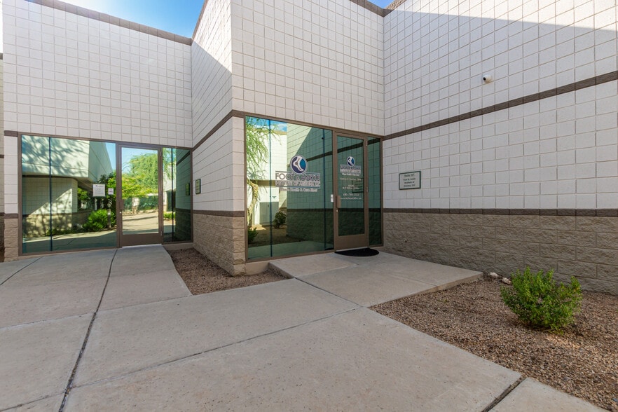 4045 E Union Hills Dr, Phoenix, AZ for lease - Building Photo - Image 2 of 14