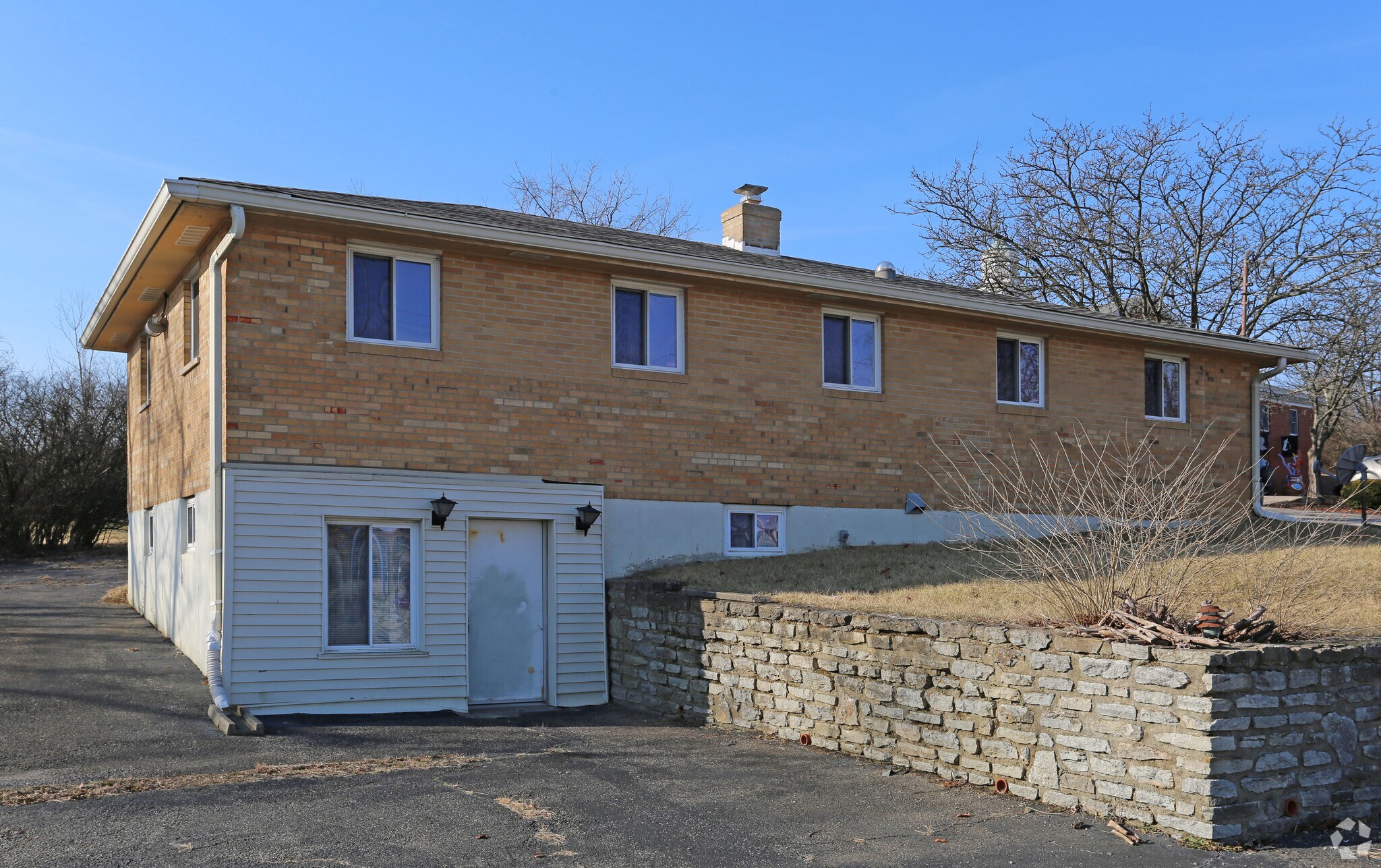 1229 E Kemper Rd, Cincinnati, OH for sale Primary Photo- Image 1 of 1