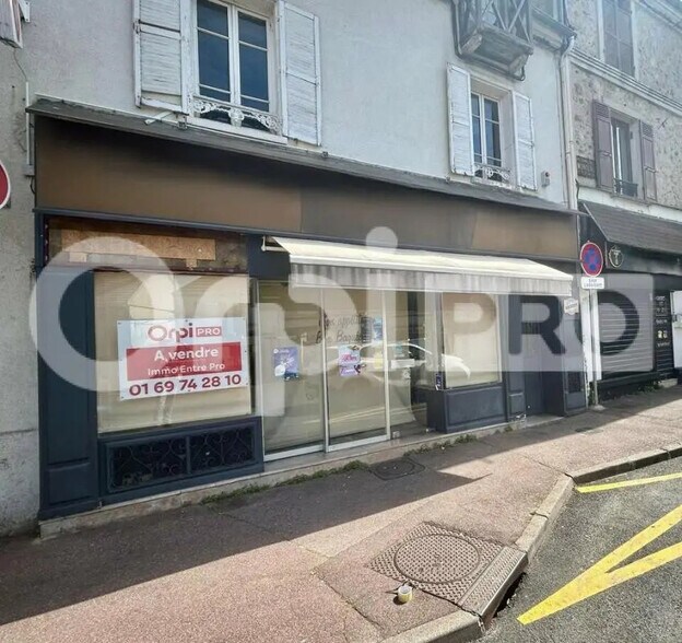 Retail in Brétigny-sur-Orge for sale - Building Photo - Image 1 of 8