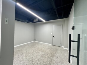 441 NE 3rd Ave, Fort Lauderdale, FL for lease Interior Photo- Image 2 of 7