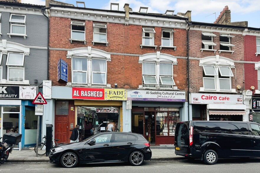 209 High Rd, London for sale - Primary Photo - Image 1 of 4