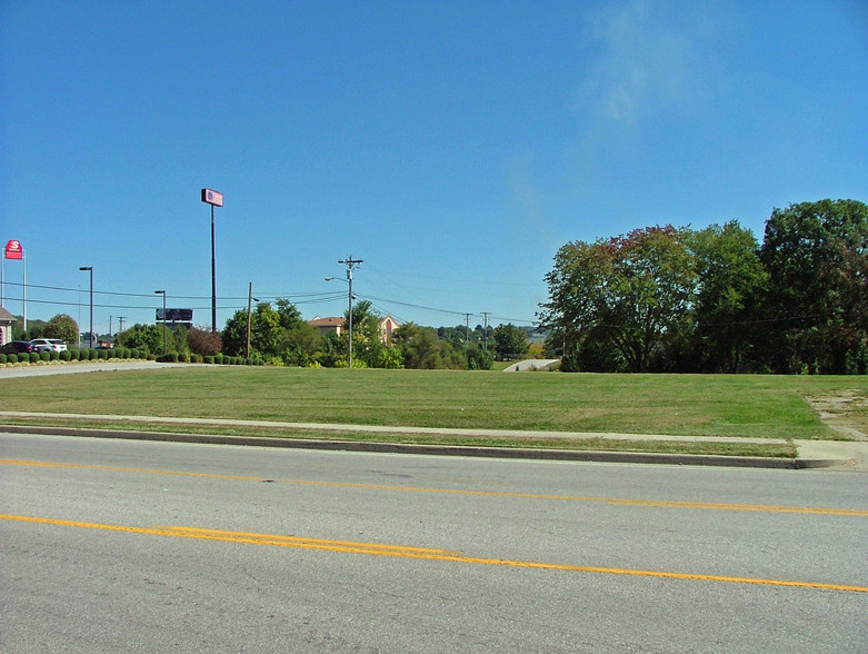 102 Old Whitley Rd, London, KY for sale - Primary Photo - Image 1 of 1