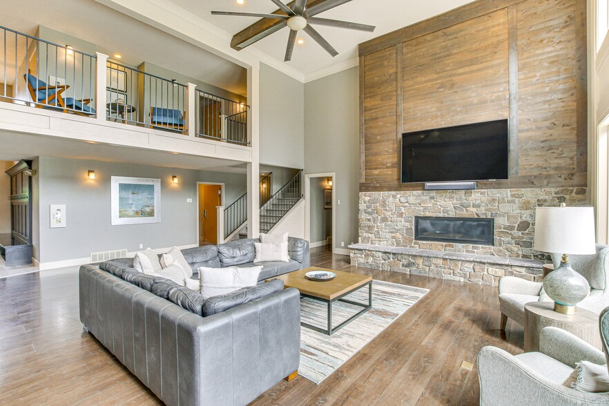 40 Christa Circle cir, Garden City, UT for sale - Interior Photo - Image 3 of 15