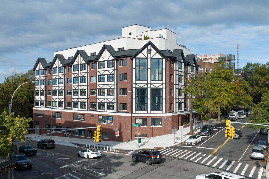 241-15 Northern Blvd, Flushing, NY for lease - Aerial - Image 2 of 4