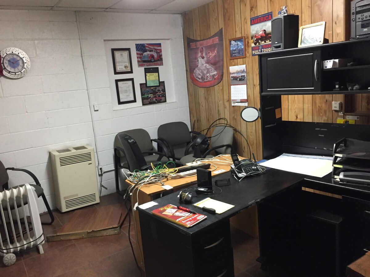 2105 W Division St, Springfield, MO 65802