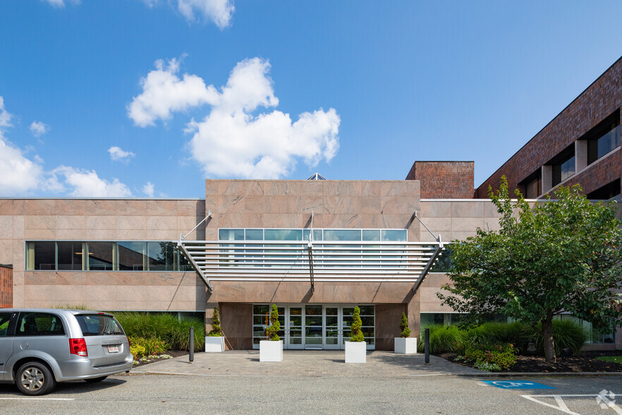 3 Allied Dr, Dedham, MA for lease - Building Photo - Image 3 of 4