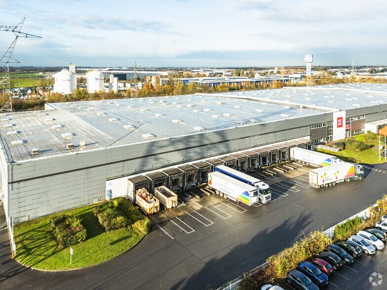 Industrial in Moissy-Cramayel for lease - Building Photo - Image 2 of 2