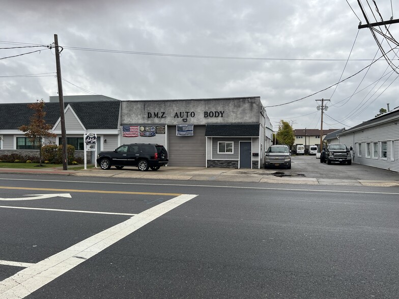 1969 Union Blvd, Bay Shore, NY for sale - Building Photo - Image 3 of 17