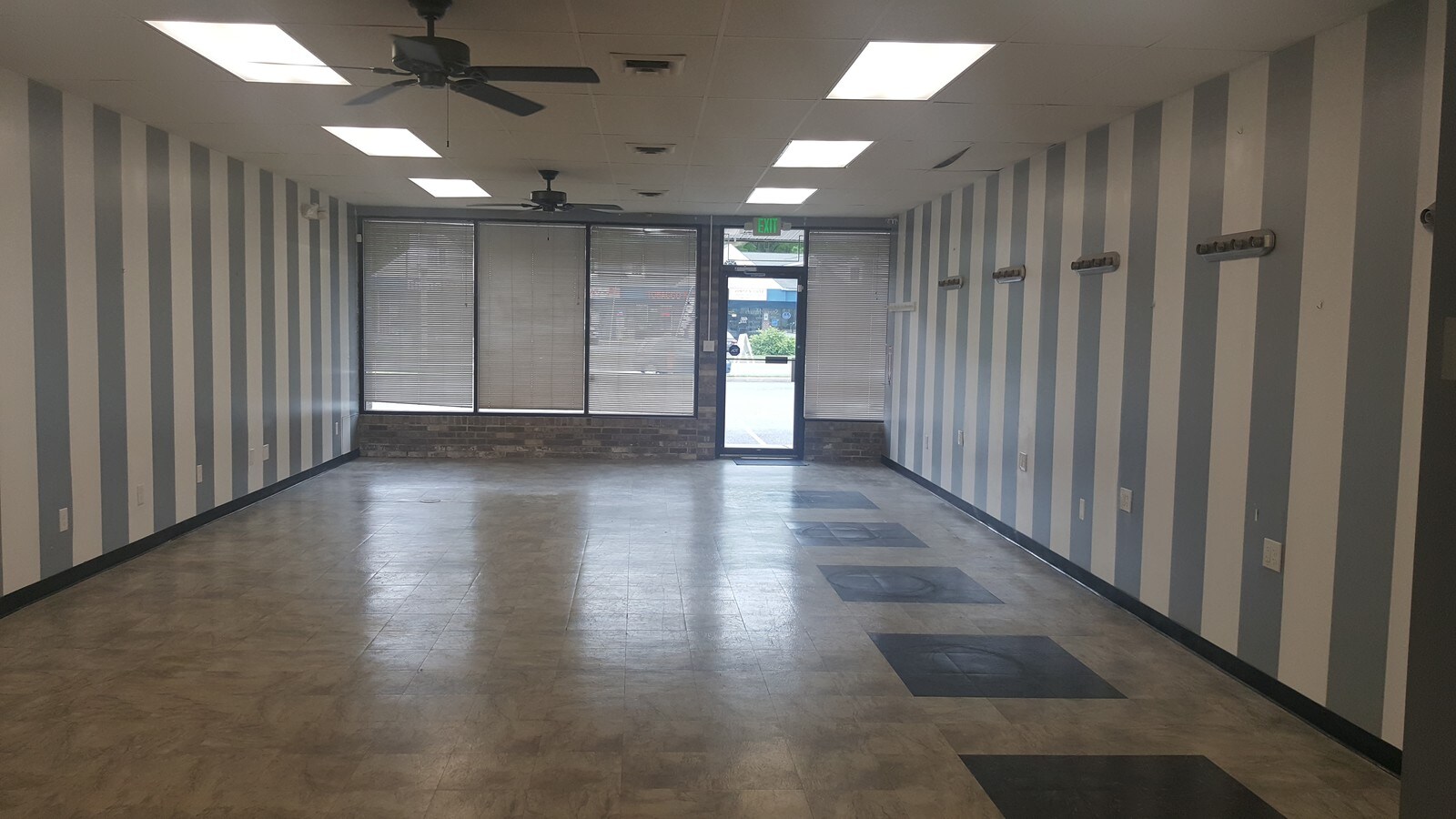 102 Carroll Island Rd, Middle River, MD 21220