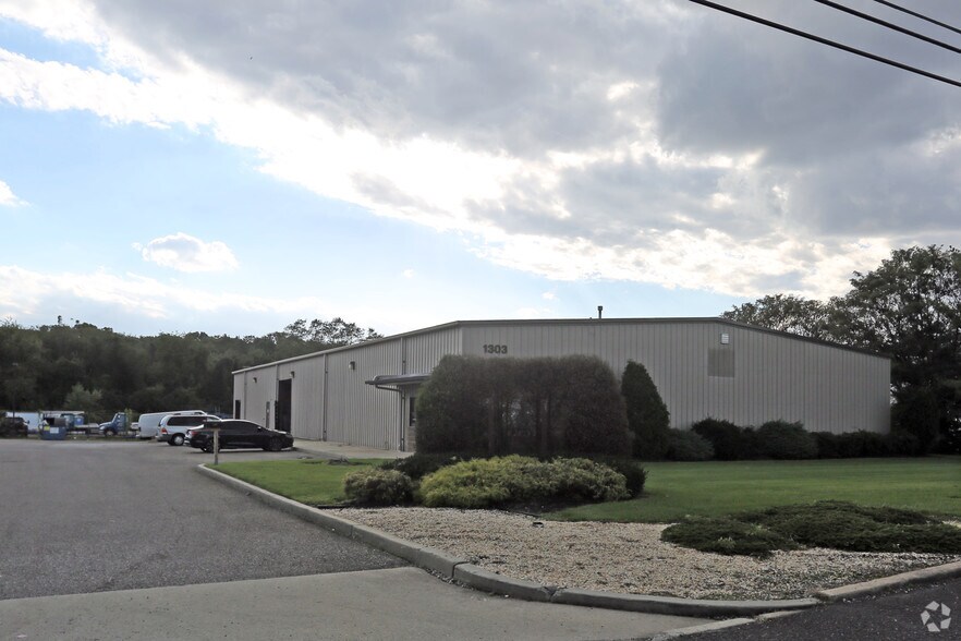 1303 Industrial Hwy, Cinnaminson, NJ for sale - Primary Photo - Image 1 of 1