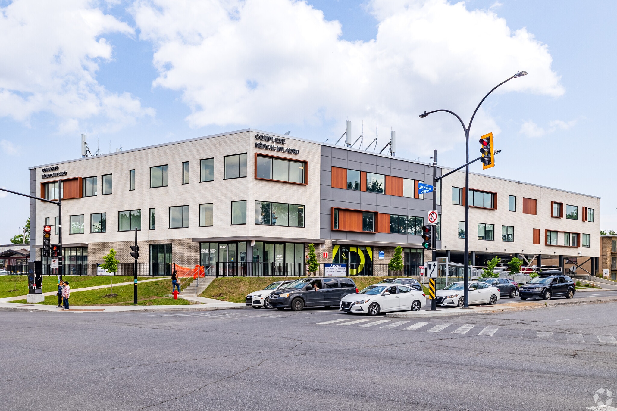 12421 Boul Lacordaire, Montréal, QC for lease Primary Photo- Image 1 of 20