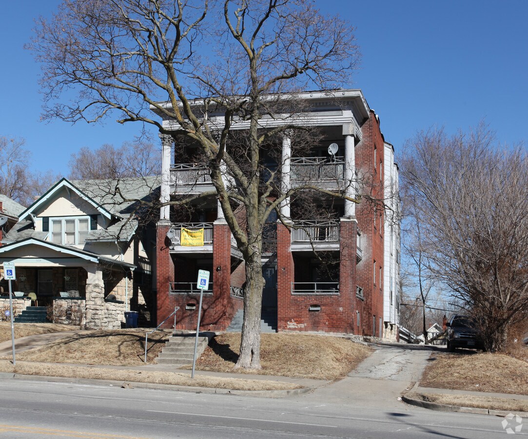 3300 E Linwood Blvd, Kansas City, MO 64128