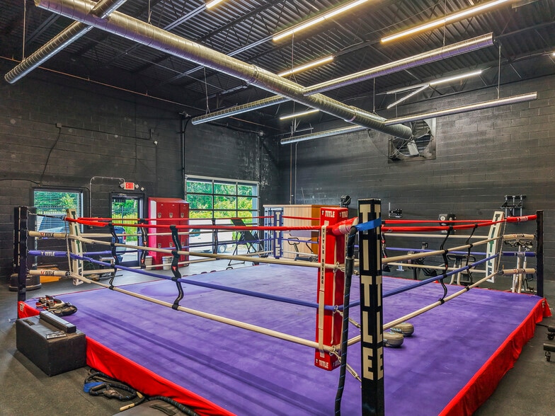 4827 Gate City Blvd, Greensboro, NC for sale - Building Photo - Image 2 of 9