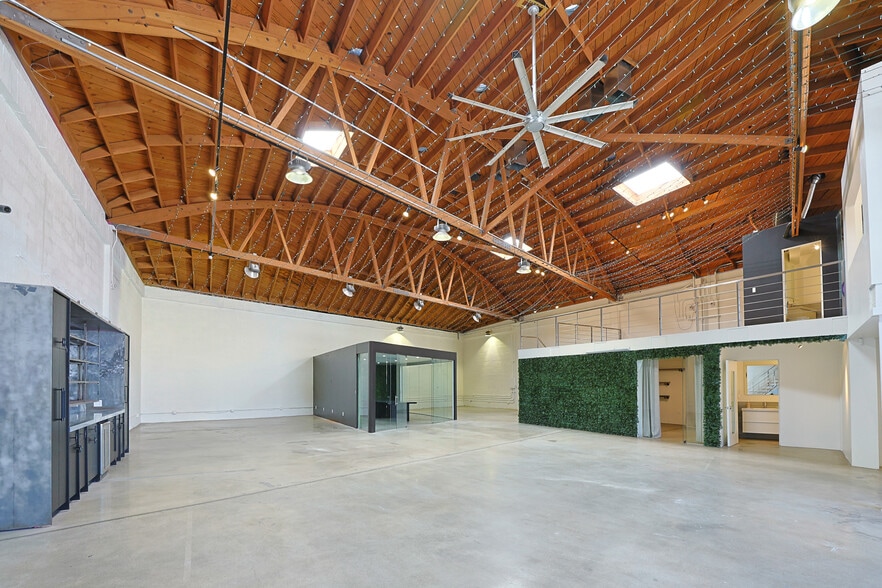 5856 Adams Blvd, Culver City, CA for lease - Building Photo - Image 1 of 9