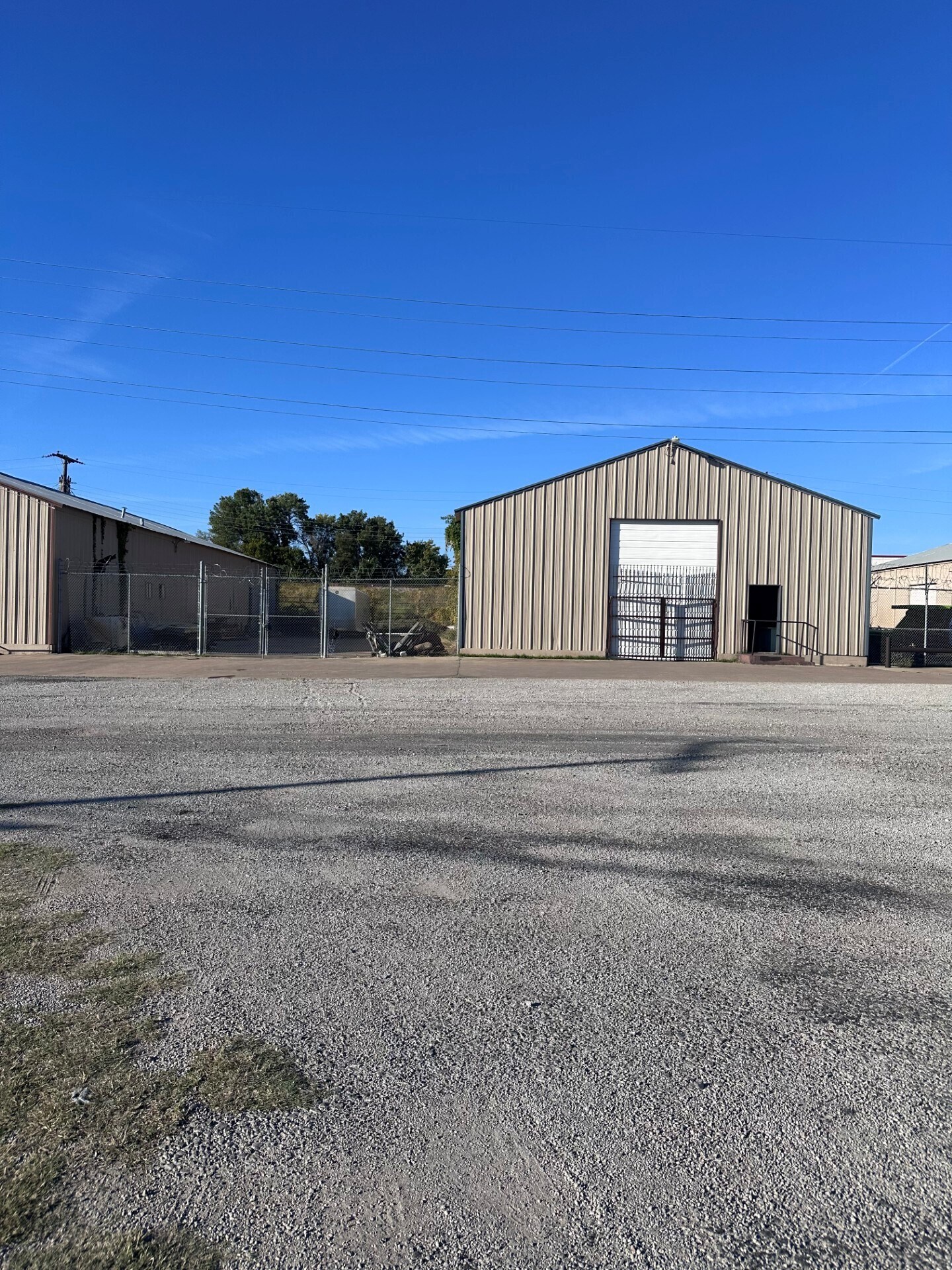 5711-5713 Hart St, Fort Worth, TX for lease Building Photo- Image 1 of 6