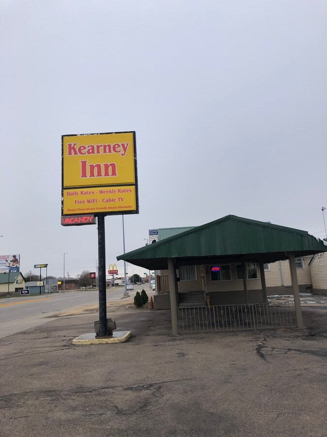 824 E 25th St, Kearney, NE 68847